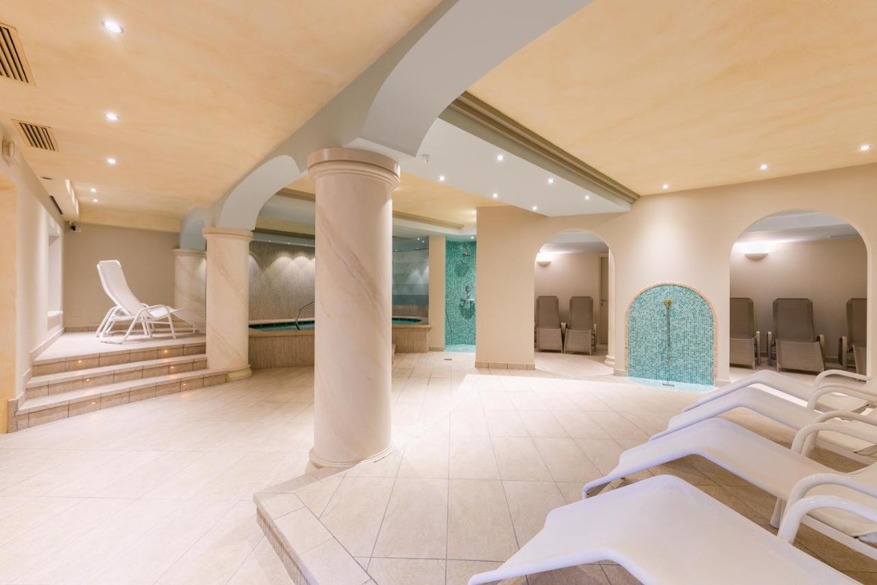 Hotel La Gardenia & Villa Oleandra Лимоне сул Гарда Екстериор снимка