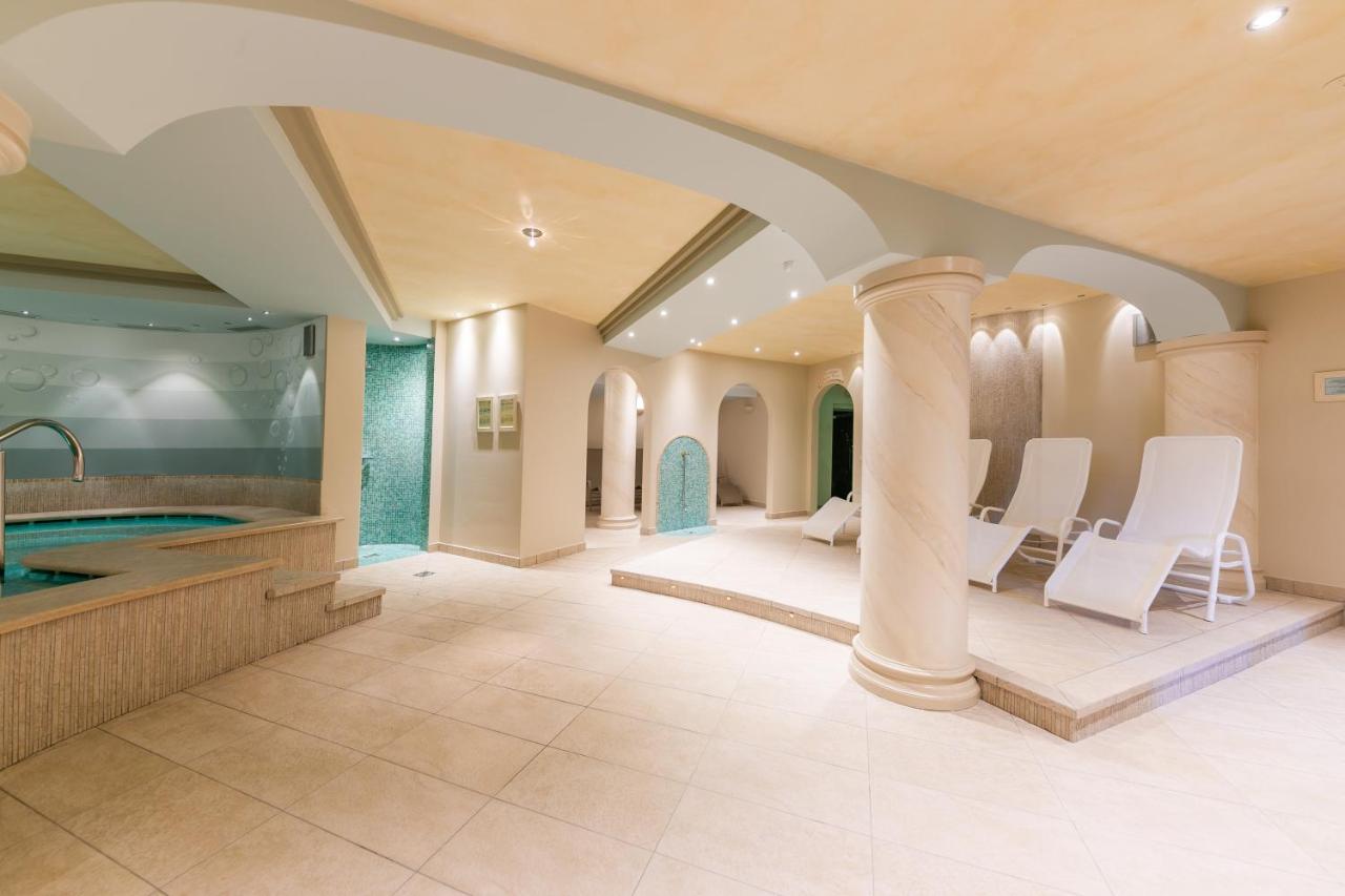 Hotel La Gardenia & Villa Oleandra Лимоне сул Гарда Екстериор снимка