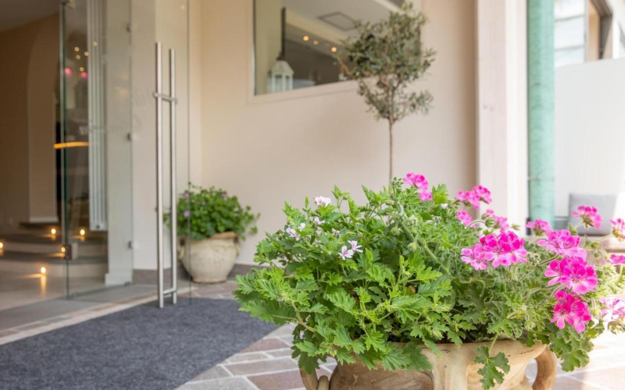 Hotel La Gardenia & Villa Oleandra Лимоне сул Гарда Екстериор снимка