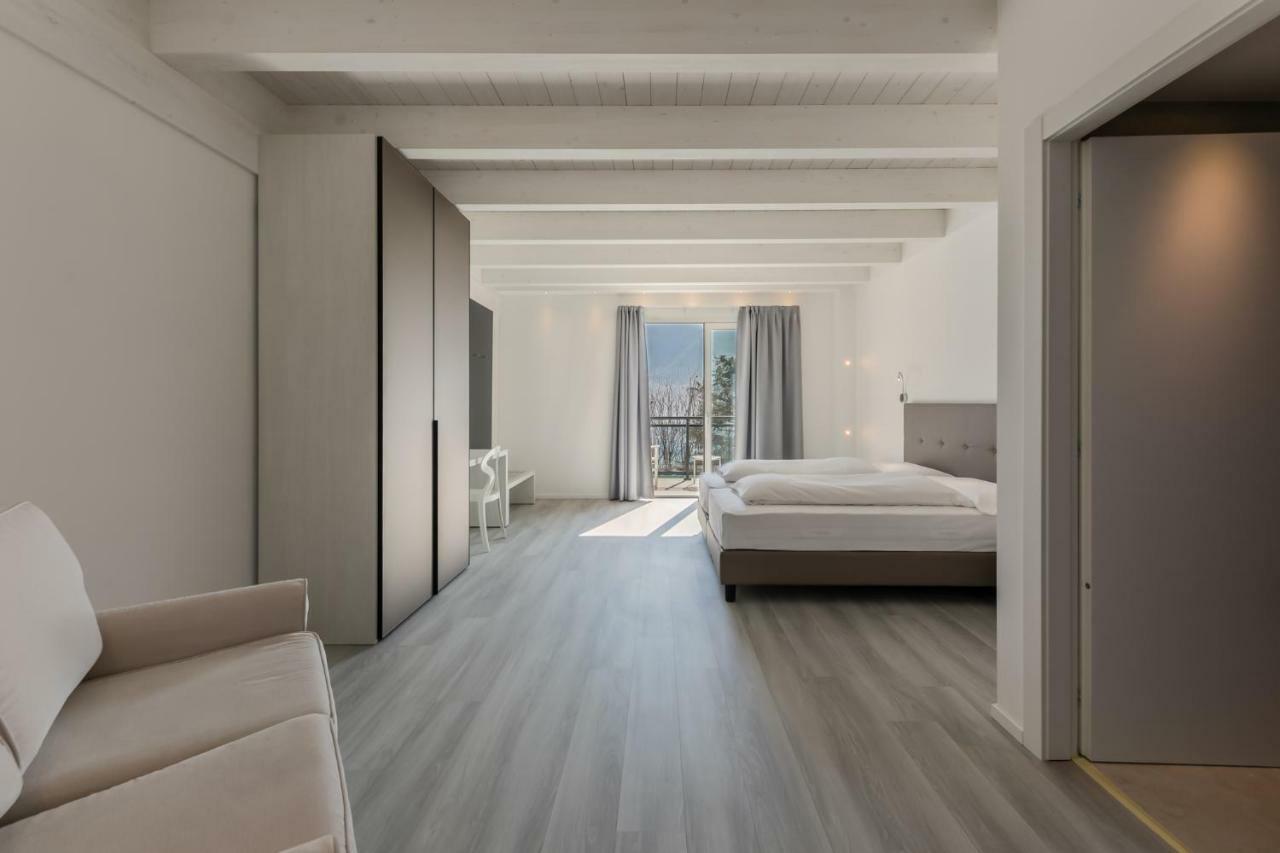 Hotel La Gardenia & Villa Oleandra Лимоне сул Гарда Стая снимка